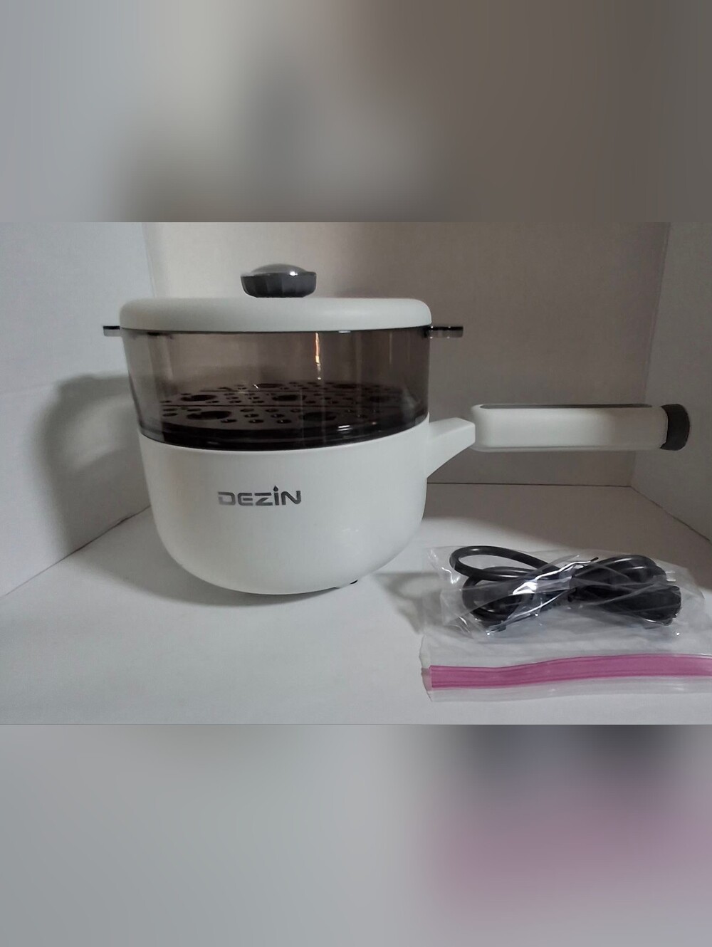 DEZI Cream and Black Electric Hot Pot
